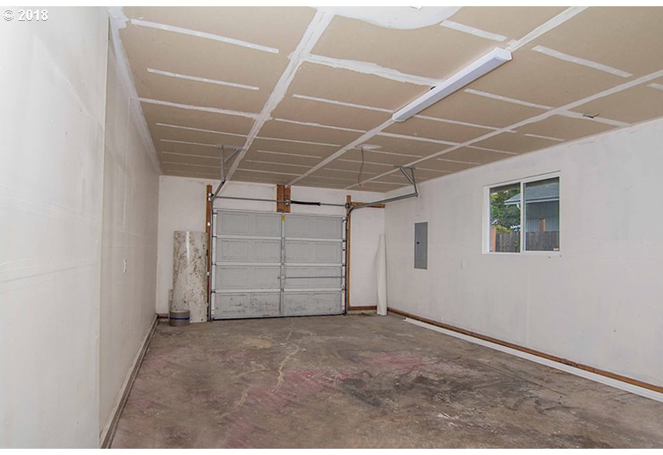 1146 Northeast Rifle Range Street Roseburg, OR 97470 - Photo 21 of 27 Gallery Image 21