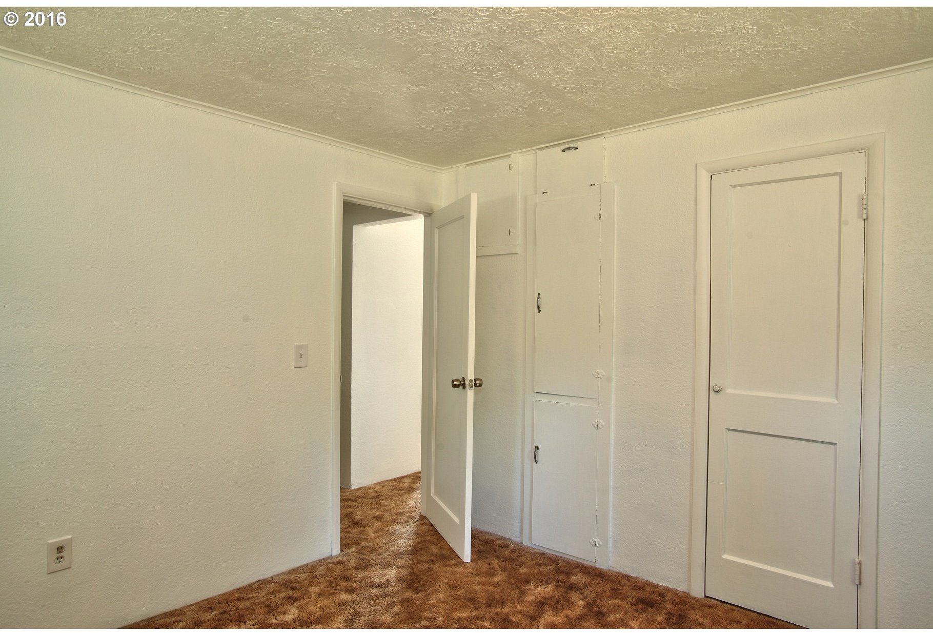 39237 Southwest Laurelwood Road Gaston, OR 97119 - Photo 11 of 17 Gallery Image 11