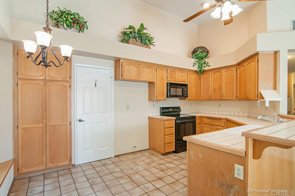 14701 Fieldview Way Poway, CA 92064 - Photo 4 of 15