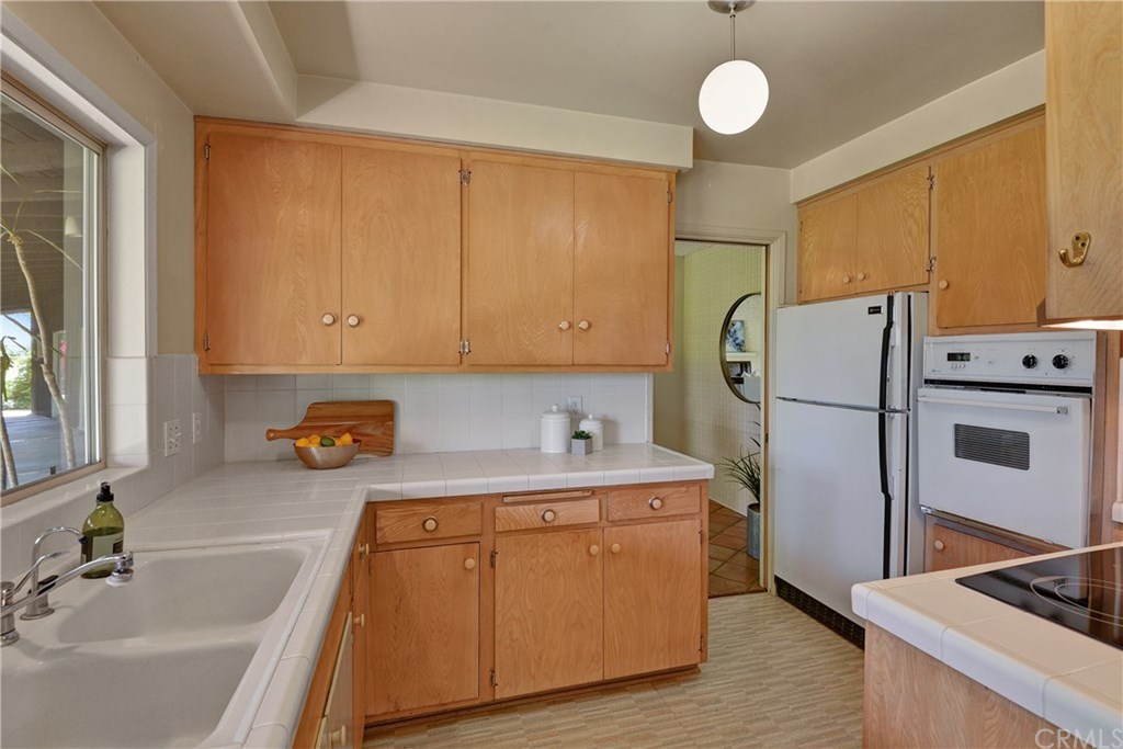 2210 Yucca Avenue Fullerton, CA 92835 - Photo 16 of 32