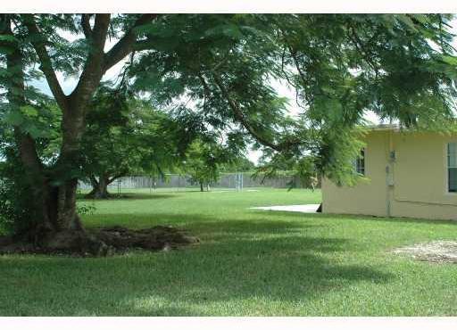 17450 Southwest 282nd Street Homestead, FL 33030 - Photo 6 of 8