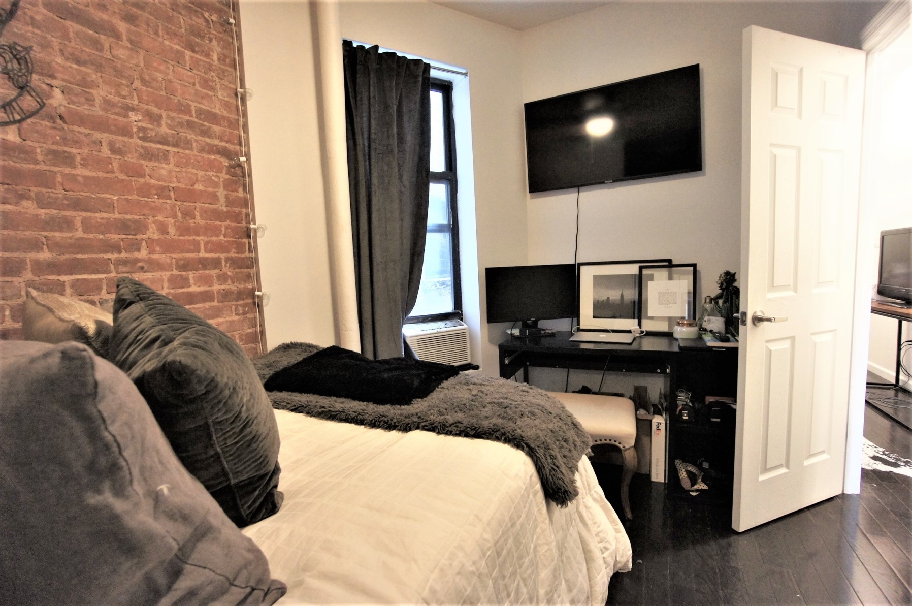330 West 43rd Street, Unit 17 Manhattan, NY 10036 - Photo 7 of 9