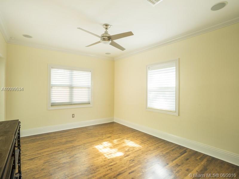 560 Northeast 57th Street Miami, FL 33137 - Photo 12 of 31