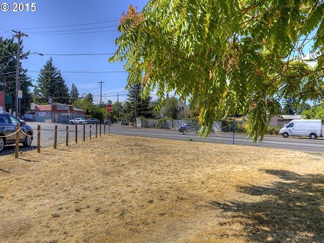 5819 Northeast Mason Street Portland, OR 97218 - Photo 2 of 14