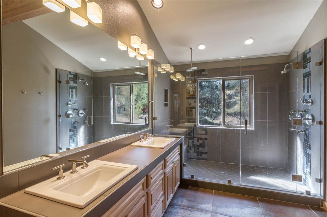 12391 Stockholm Way Truckee, CA 96161 - Photo 9 of 14