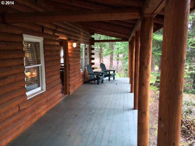1460 Country Club Road Hood River, OR 97031 - Photo 2 of 11 Gallery Image 2