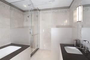255 East 74th Street, Unit 11B Manhattan, NY 10021 - Photo 2 of 6