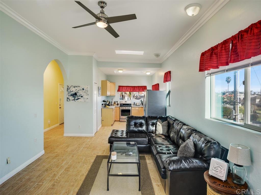 869 Beryl Street San Diego, CA 92109 - Photo 4 of 25