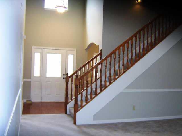 Very nice bay window in this 20 x 13 master suite.