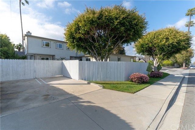 $1,799,999 | 397 La Perle Lane, Costa Mesa, CA 92627