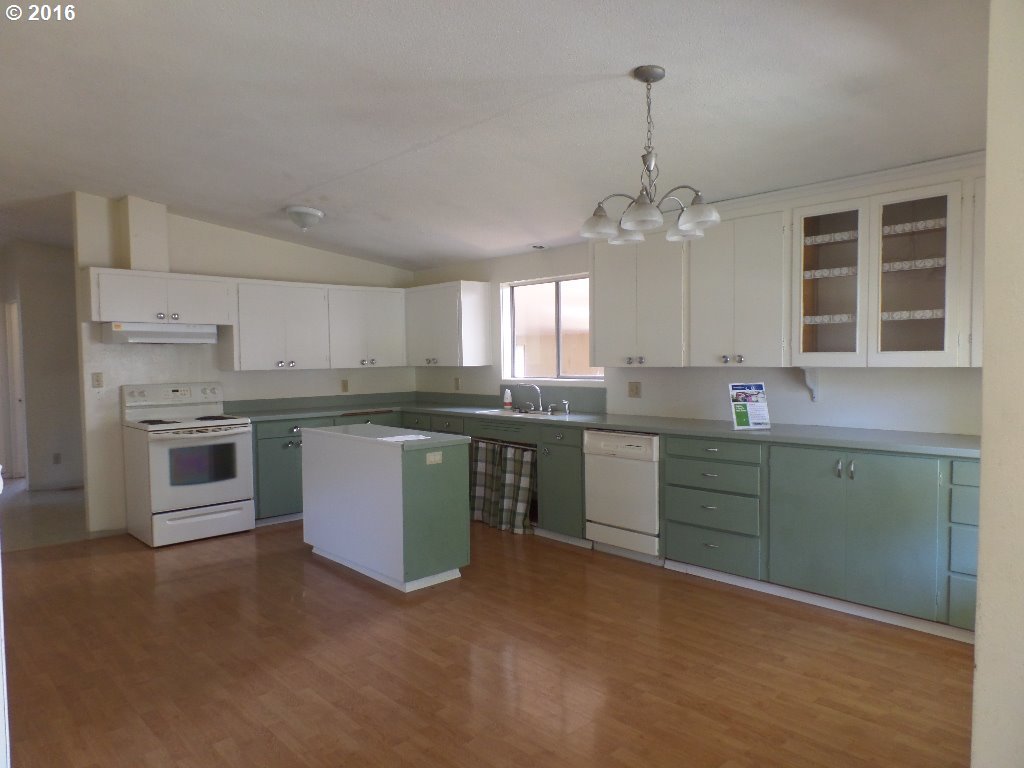 2871 Bowman Road Reedsport, OR 97467 - Photo 8 of 29 Gallery Image 8