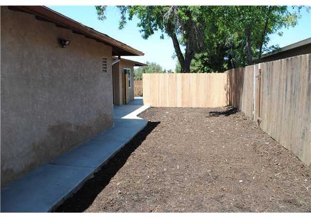 9368 Rigsby Drive Santee, CA 92071 - Photo 13 of 14 Side Yard
