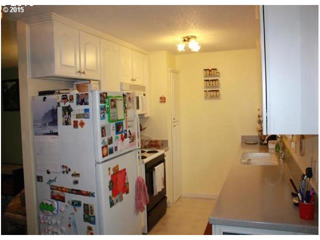 5427 Southwest Cameron Road Portland, OR 97221 - Photo 4 of 7 Gallery Image 4