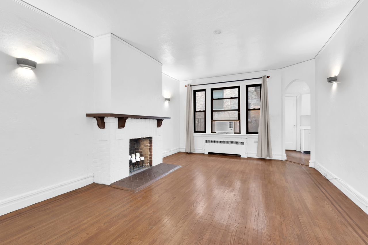 22 Grove St, Unit 2D Manhattan, NY 10014 - Photo 2 of 9