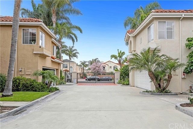 $820,000 | 209 Calabria Court, Costa Mesa, CA 92627