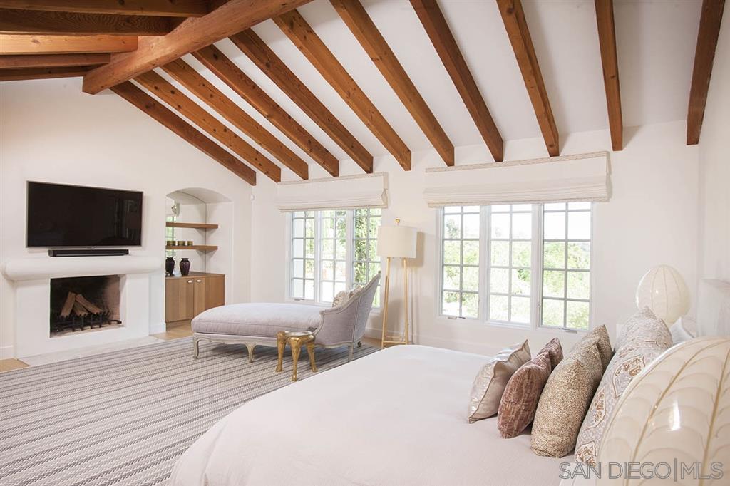 6557 La Valle Plateada Rancho Santa Fe, CA 92067 - Photo 14 of 25