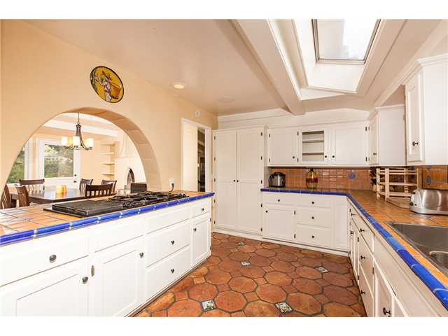 2810 Hidden Valley Road La Jolla, CA 92037 - Photo 7 of 19 Kitchen
