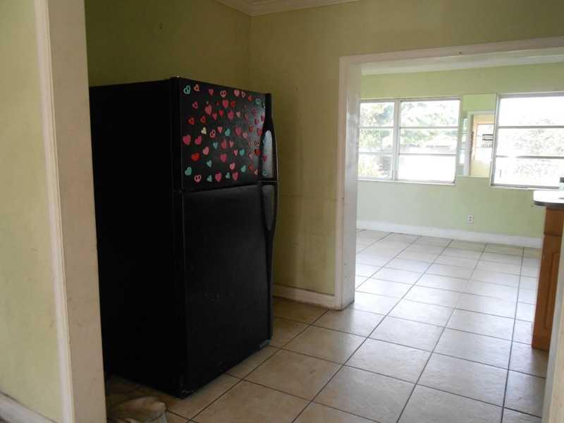 791 East 23rd Street Hialeah, FL 33013 - Photo 3 of 8