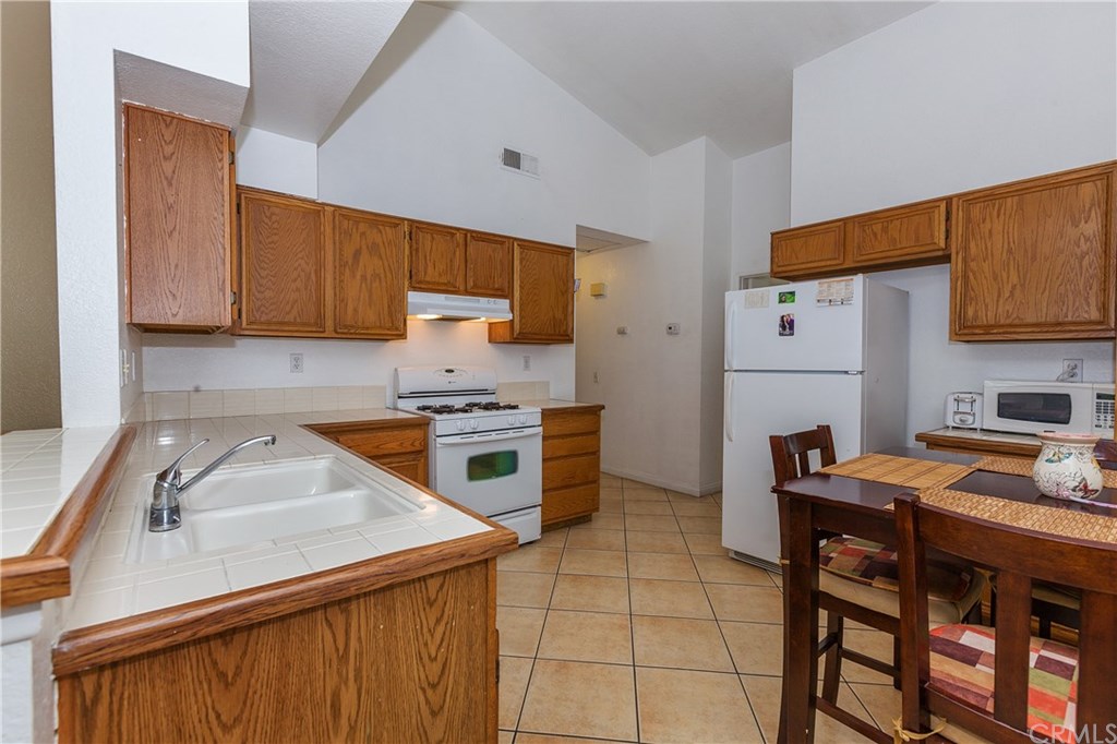 129 Avocado Avenue Perris, CA 92571 - Photo 9 of 18