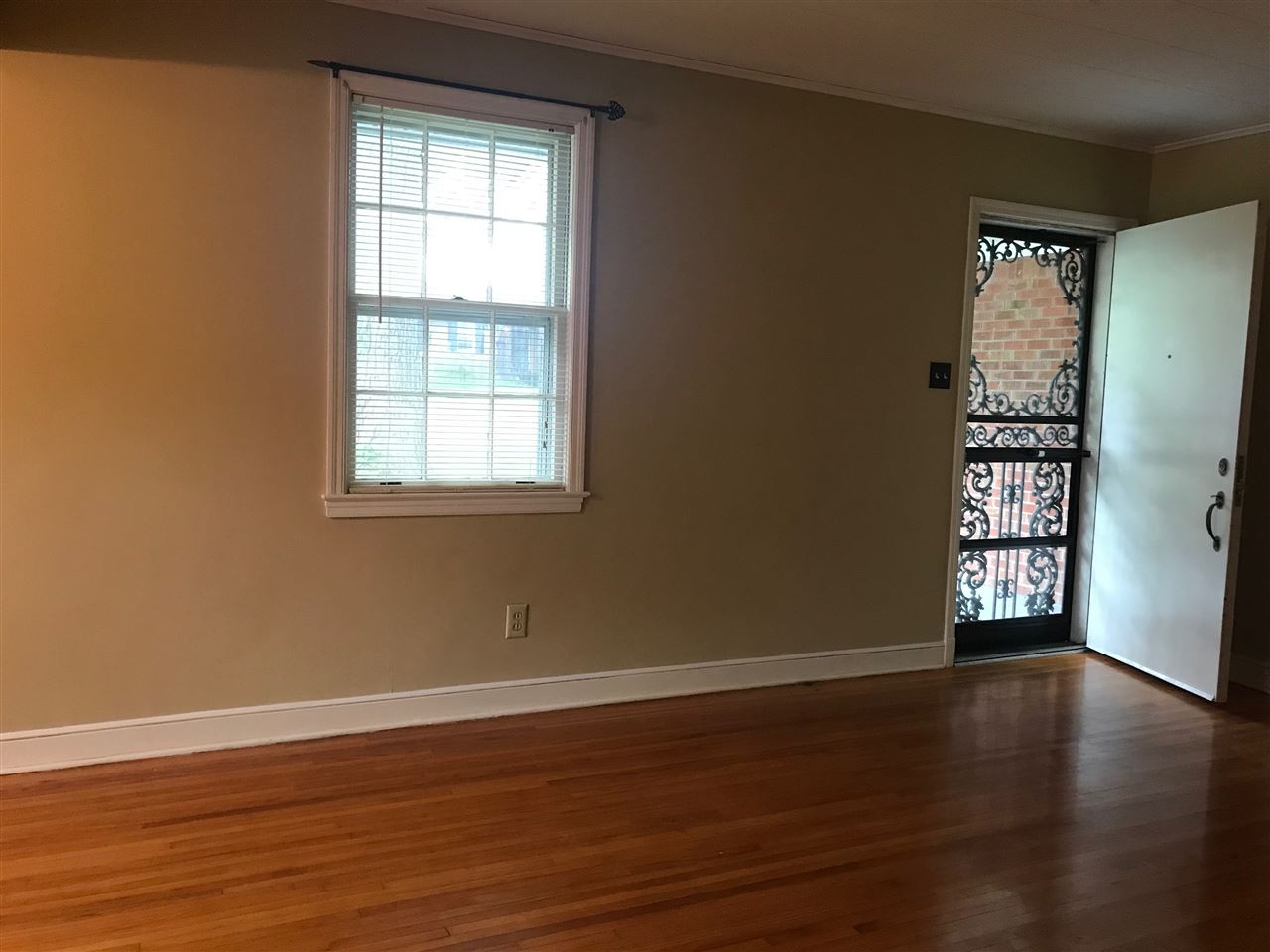 1069 Wingfield Road Memphis, TN 38122 - Photo 4 of 13