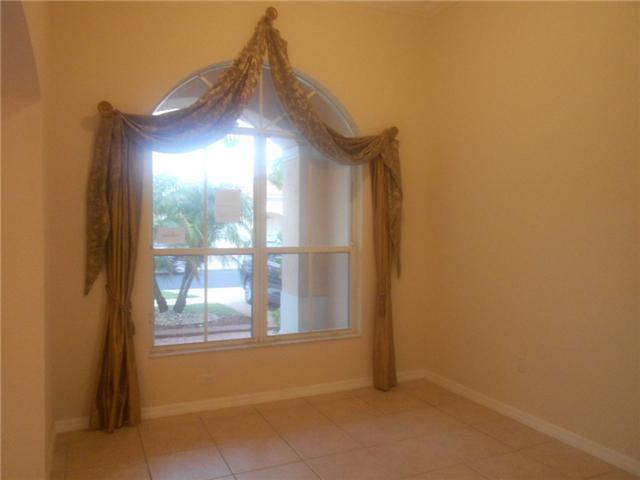 Monarch Lakes Miramar, FL 33027 - Photo 4 of 13