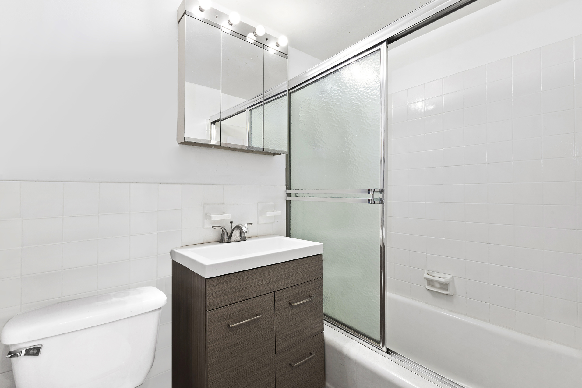 301 East 63rd Street, Unit 5L Manhattan, NY 10065 - Photo 4 of 9