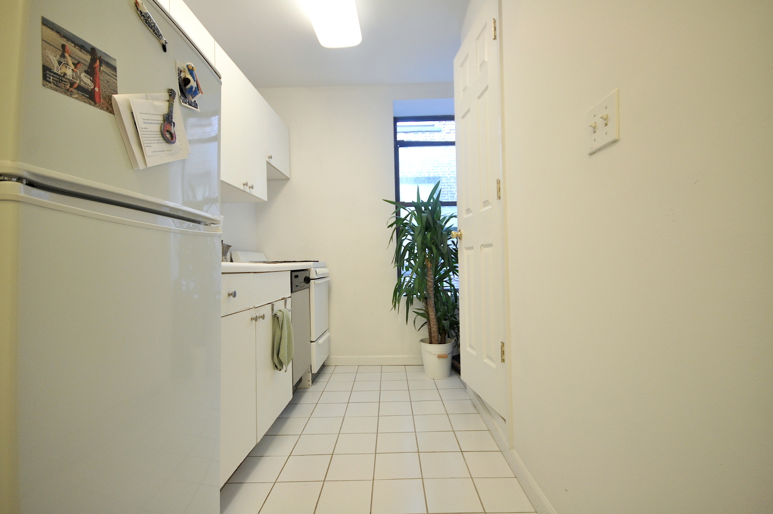 218 Thompson Street, Unit 22 Manhattan, NY 10012 - Photo 3 of 4