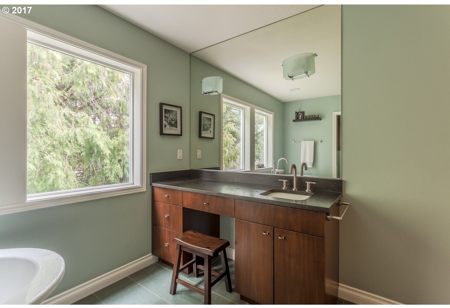 1817 Southwest Joshua Street Portland, OR 97219 - Photo 15 of 29 Gallery Image 15