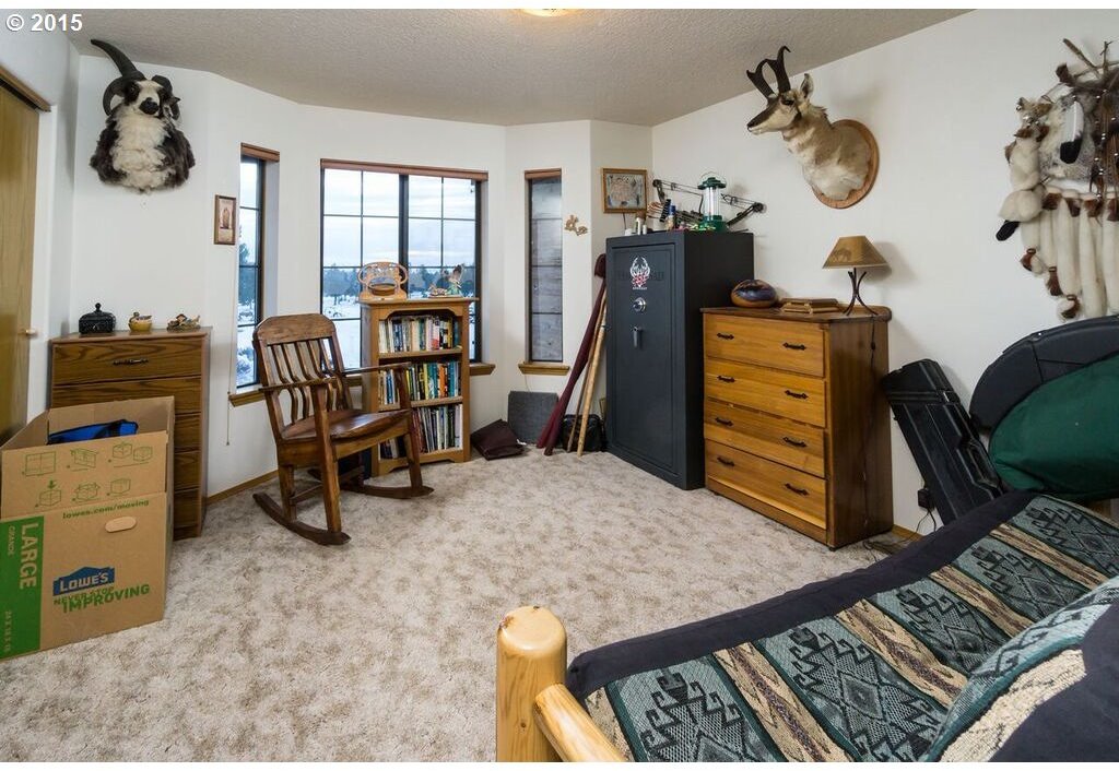 6721 Southwest Houston Lake Road Prineville, OR 97754 - Photo 12 of 20 Gallery Image 12