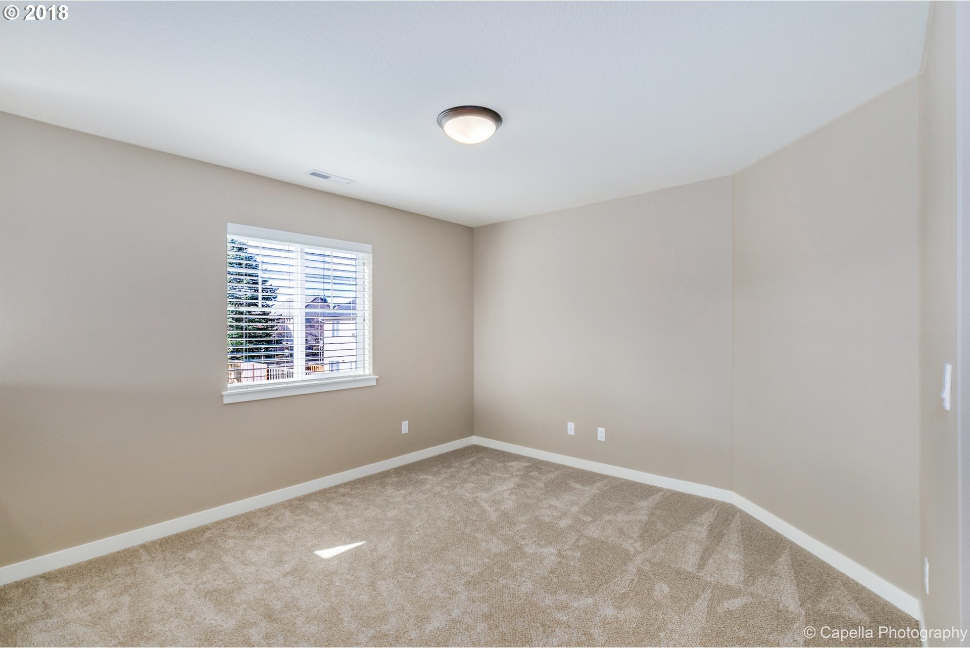 6580 Northeast Rainsong Lane Hillsboro, OR 97124 - Photo 10 of 27