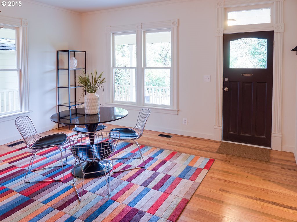 831 Southwest Taylors Ferry Road Portland, OR 97219 - Photo 1 of 15 Gallery Image 1