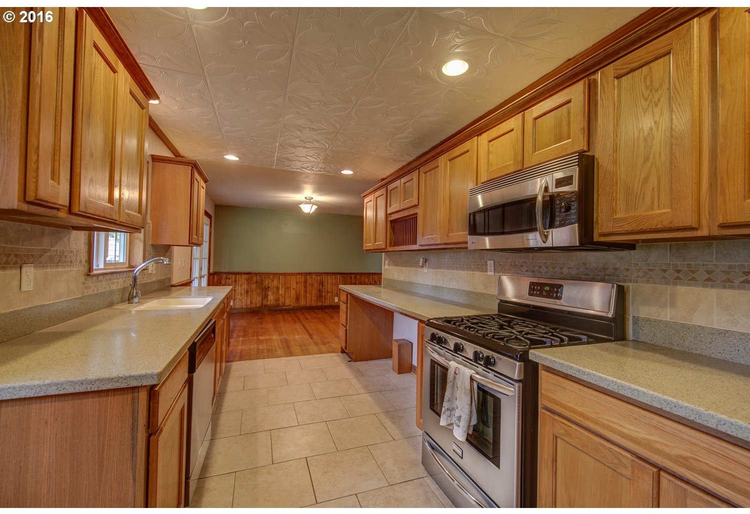 8075 Southwest Scholls Ferry Road Beaverton, OR 97008 - Photo 13 of 31 Gallery Image 13