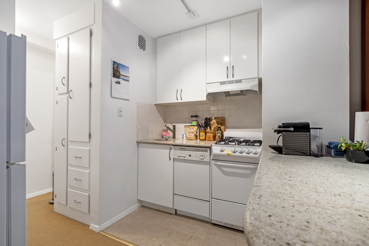 320 East 54th Street, Unit 2A Manhattan, NY 10022 - Photo 2 of 11