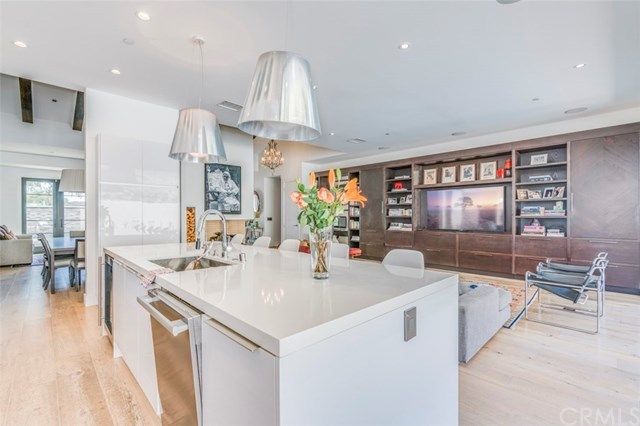 $3,900,000 | 925 Sandcastle Drive, Corona del Mar, CA 92625