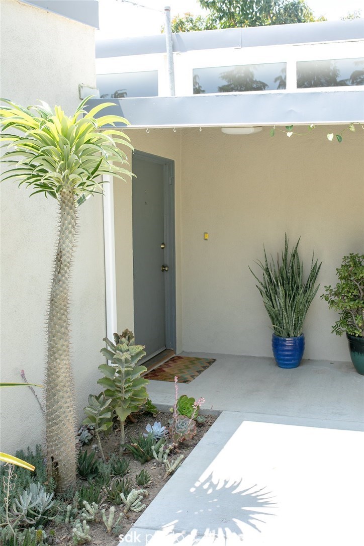 2853 Highview Avenue Altadena, CA 91001 - Photo 2 of 25