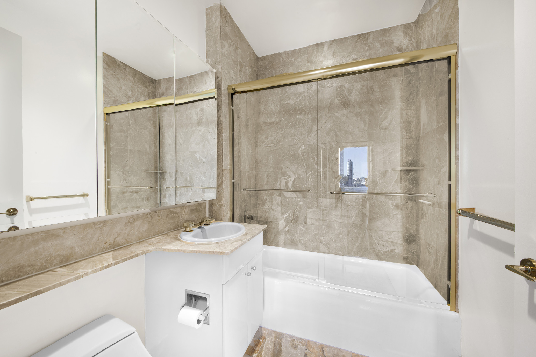 845 United Nations Plaza, Unit 6C Manhattan, NY 10017 - Photo 8 of 15