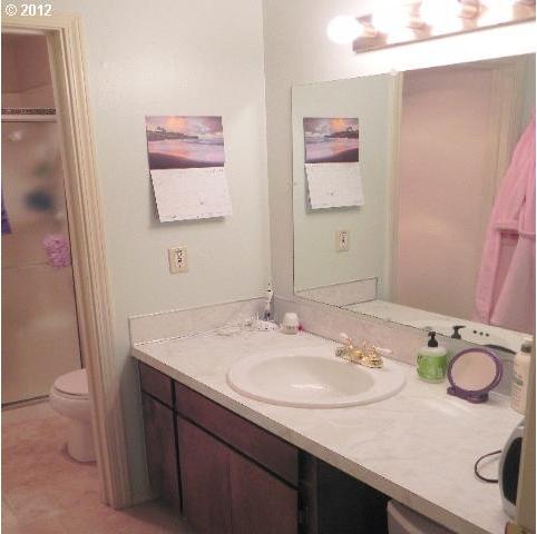 8660 Southwest Davies Road Beaverton, OR 97008 - Photo 12 of 15 Gallery Image 12