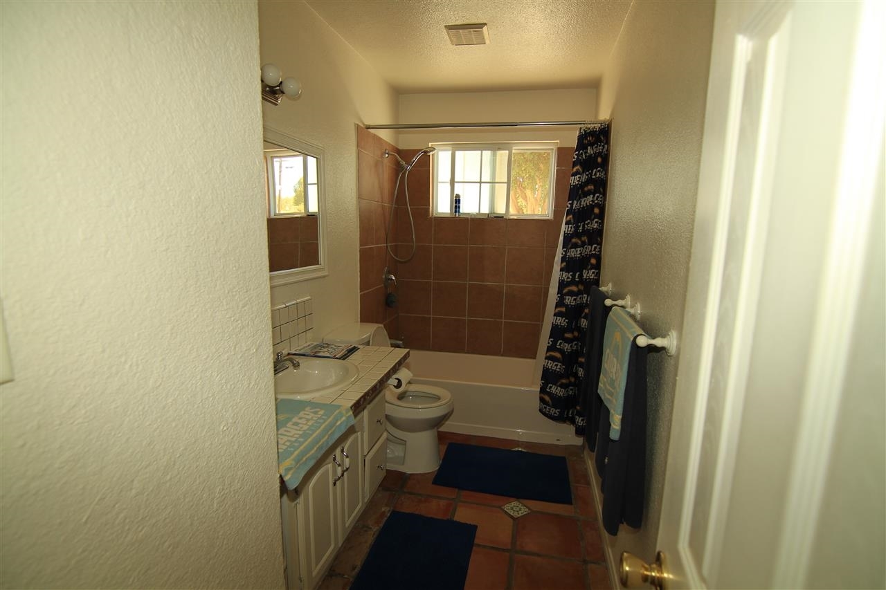 1361 Bluegrass Road Vista, CA 92083 - Photo 10 of 19