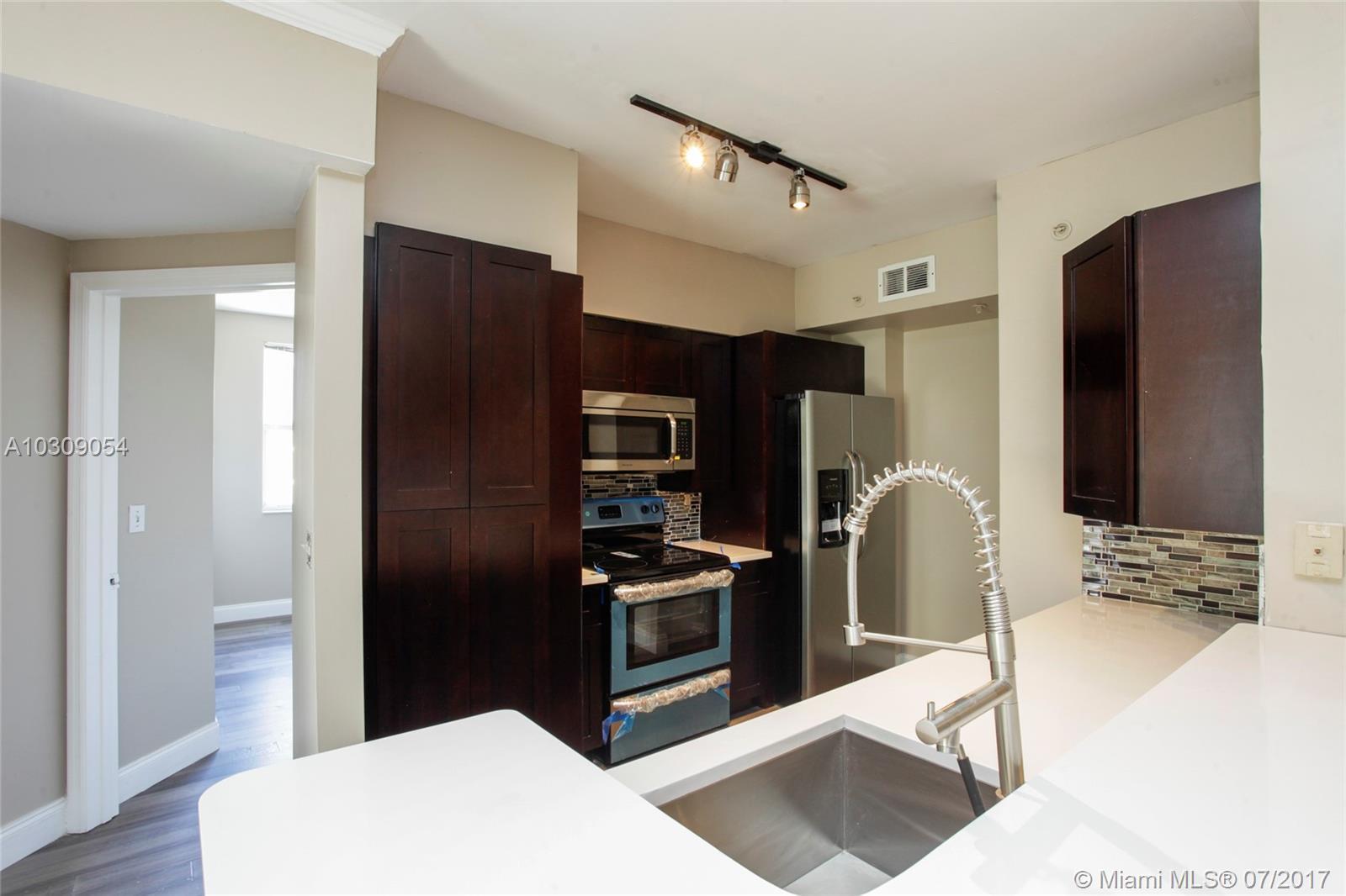 17145 North Bay Road, Unit 4404 Sunny Isles Beach, FL 33160 - Photo 2 of 16