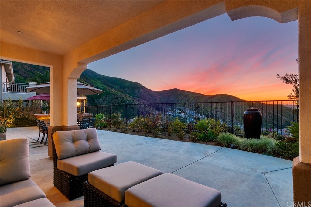 2106 Saltbush Circle Corona, CA 92882 - Photo 4 of 62