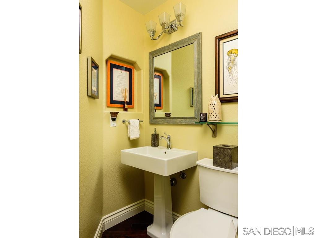 1174 Cambria Way Encinitas, CA 92024 - Photo 20 of 25 Gallery Image 20