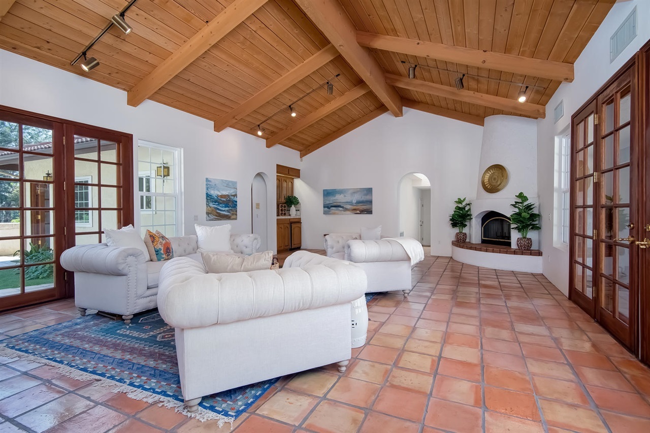 648 Lucylle Lane Encinitas, CA 92024 - Photo 16 of 25