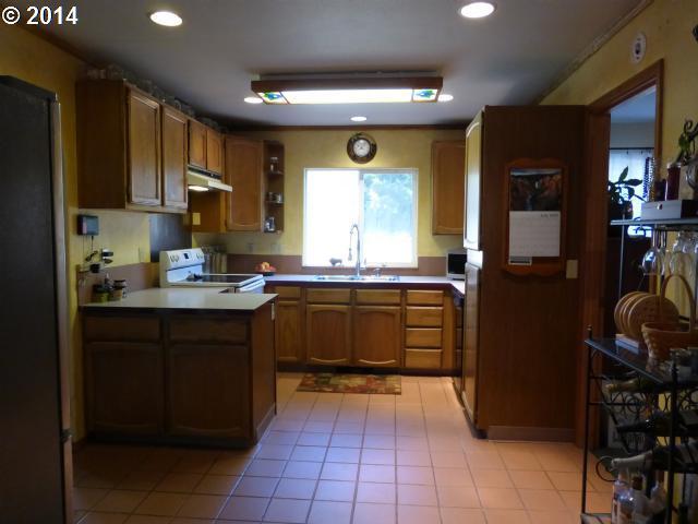 21936 Southwest Hells Canyon Road Sherwood, OR 97140 - Photo 7 of 16 Gallery Image 7