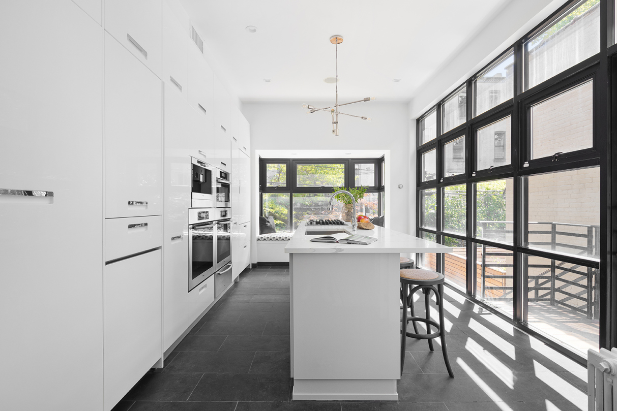 556 3rd Street Brooklyn, NY 11215 - Photo 2 of 23