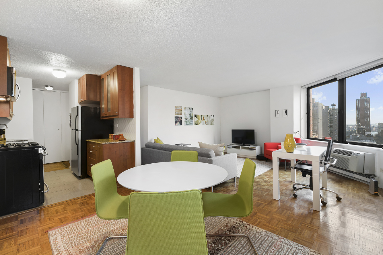 1601 3rd Avenue, Unit 10D Manhattan, NY 10128 - Photo 2 of 6