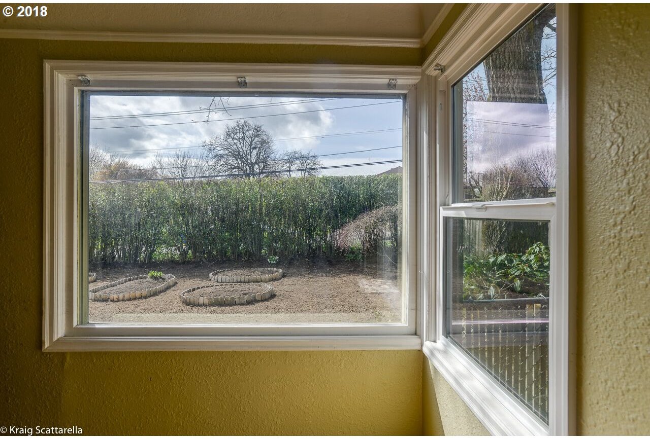 3455 Southwest Alice Street Portland, OR 97219 - Photo 3 of 19 Gallery Image 3
