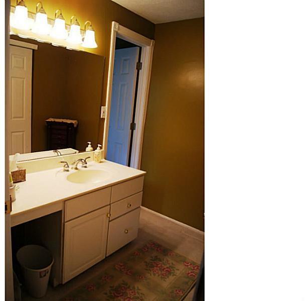 887 Camp Meeting Road Bell Acres, PA 15143 - Photo 10 of 25 Gallery Image 10