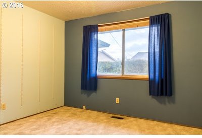 1513 Umpqua Road Woodburn, OR 97071 - Photo 8 of 12 Gallery Image 8