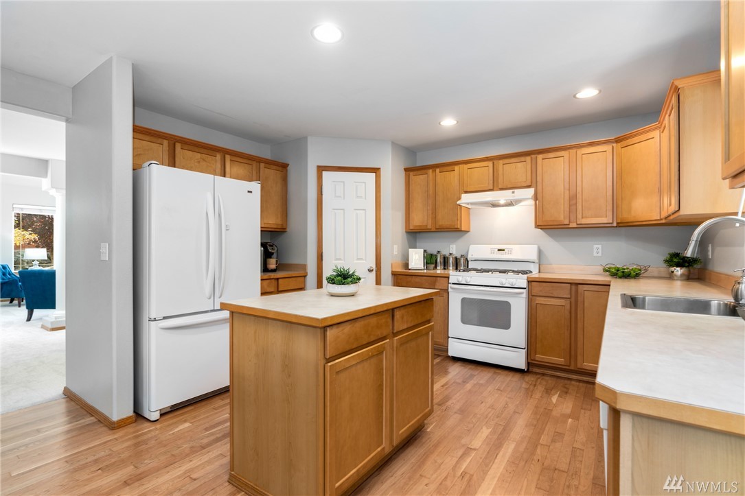 18314 8th Avenue Southeast Bothell, WA 98012 - Photo 7 of 25 Gallery Image 7