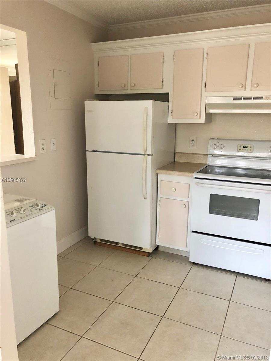 658 Flanders North, Unit 658 Delray Beach, FL 33484 - Photo 10 of 13